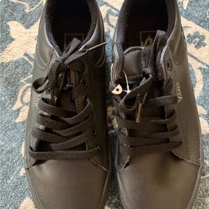 WOMEN'S VANS SELDAN LEATHER SKATE SHOES SIZE 9